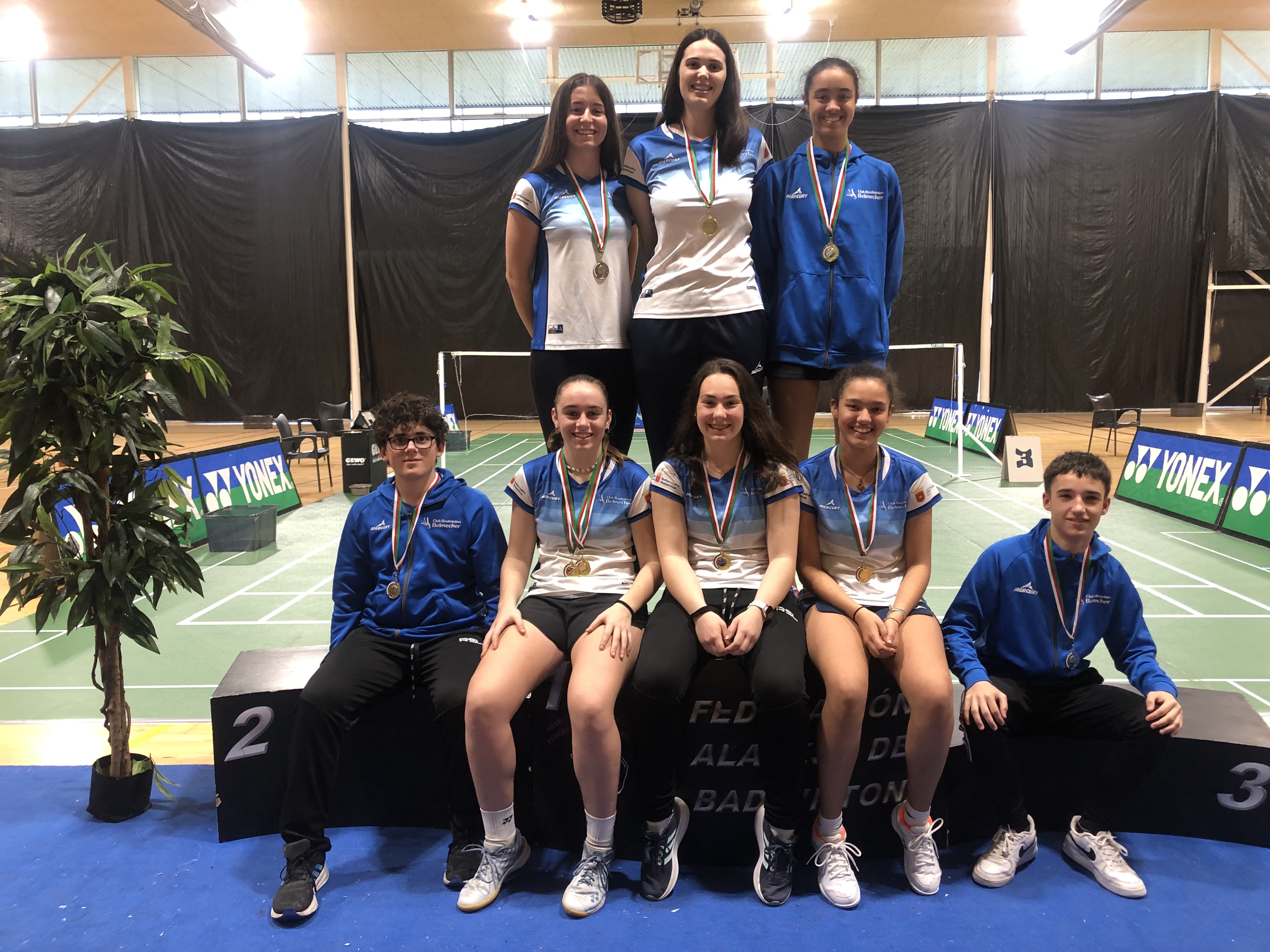 Cosecha de medallas del Club B&aacute;dminton Belmecher en el TTR absoluto, sub 17 y sub 13 en Durana